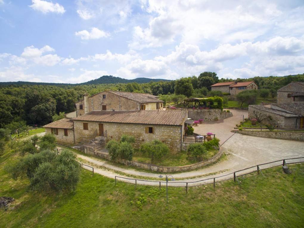 Antico Borgo Poggiarello Hostal Monteriggioni Exterior foto